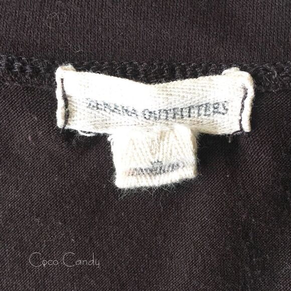 🔃Zenana Outfitters V Cut Brown Short Sleeve Shirt - Picture 4 of 5